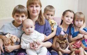 Пособия и льготы малоимущим семьям в РФ в 2020 году